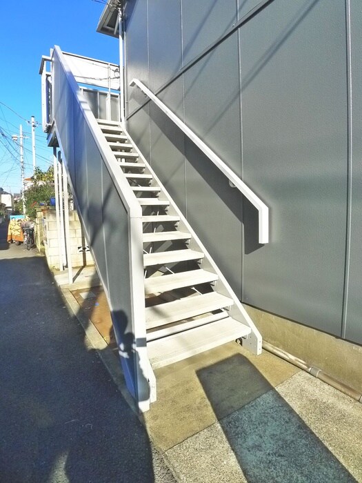 物件外観写真4　(エントランス部分)