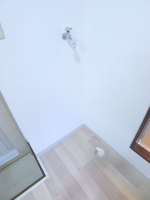 物件内観写真13　(洗濯機置場)