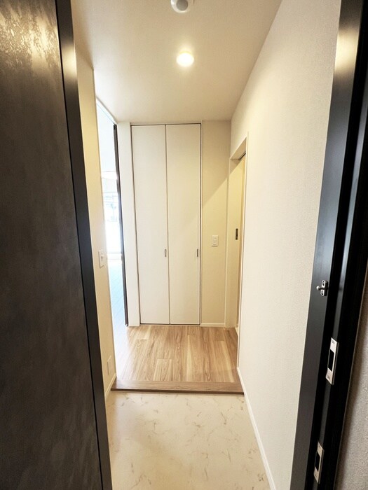 物件内観写真18　(玄関)