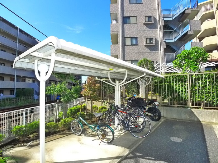 物件外観写真5　(駐輪場)