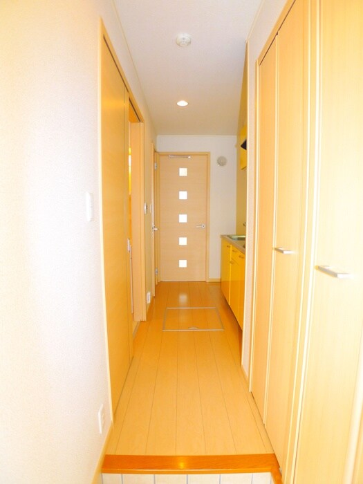 物件内観写真11　(玄関)