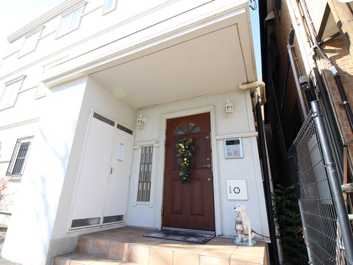 物件外観写真5　(エントランス部分)