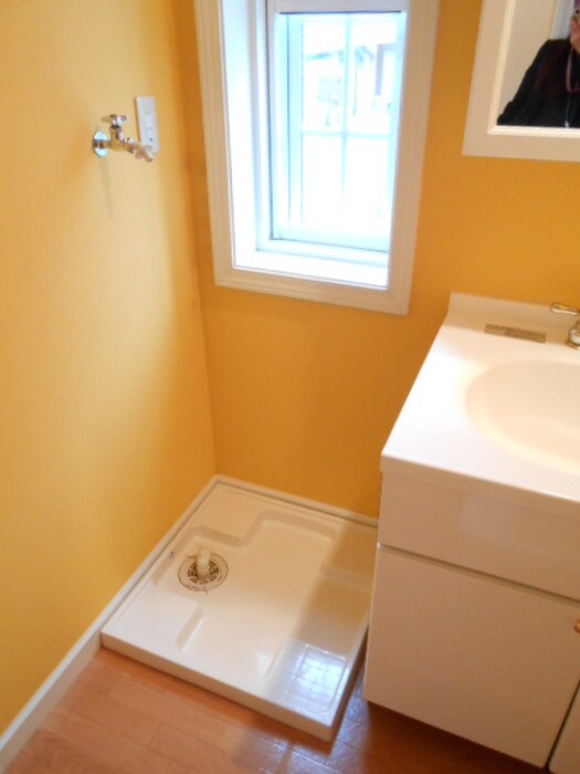 物件内観写真18　(洗濯機置場)