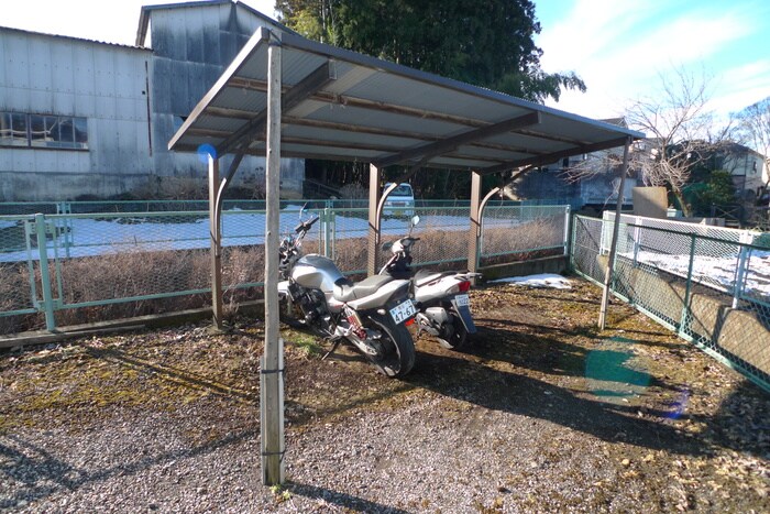 物件外観写真3　(駐輪場)