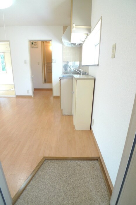 物件内観写真16　(玄関)