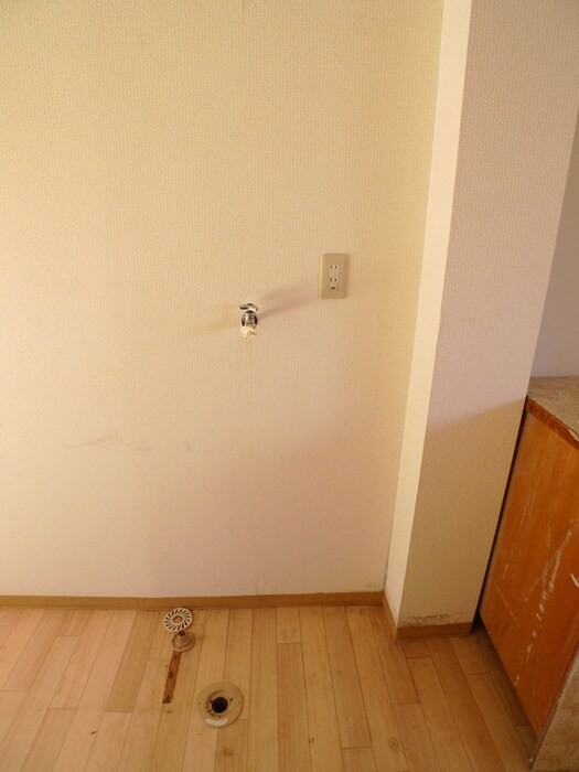 物件内観写真17　(洗濯機置場)