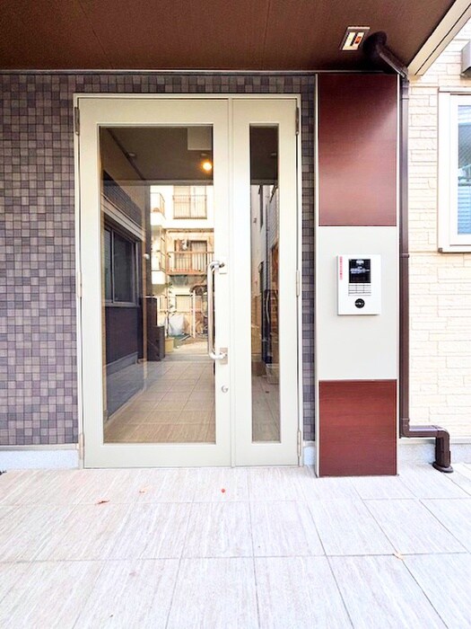 物件外観写真3　(エントランス部分)