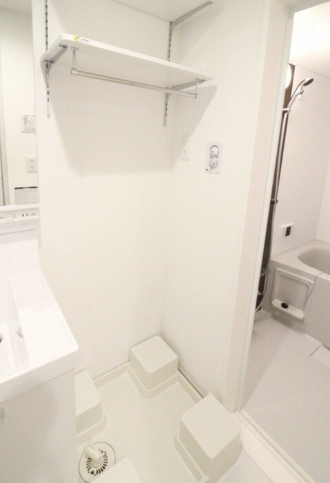 物件内観写真12　(洗濯機置場)