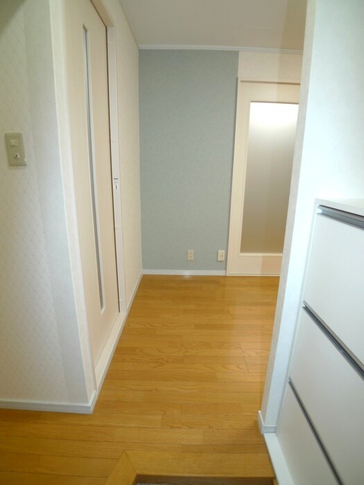 物件内観写真17　(廊下)