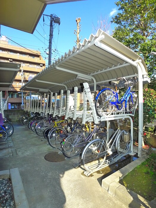 物件外観写真4　(駐輪場)