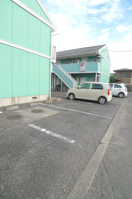 物件外観写真4　(駐車場)