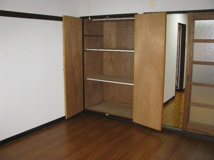 物件内観写真8　(居室)