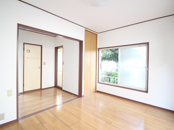 物件内観写真4　(居室)