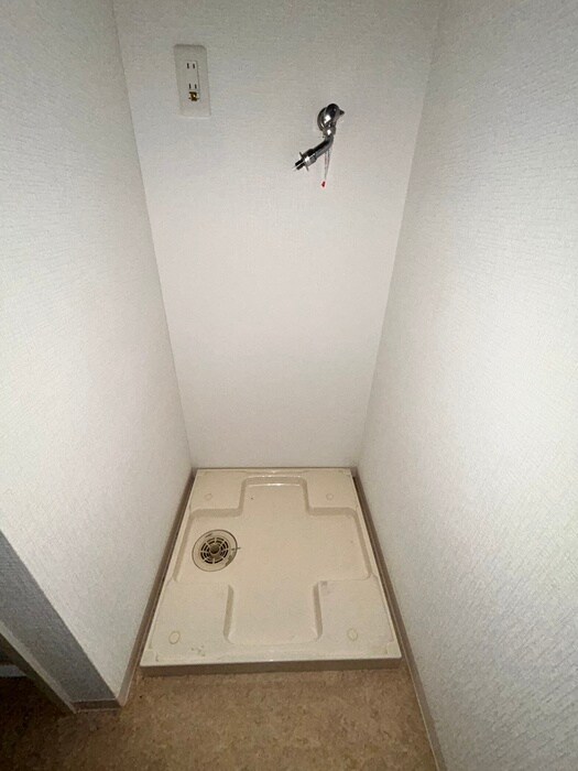 物件内観写真18　(洗濯機置場)