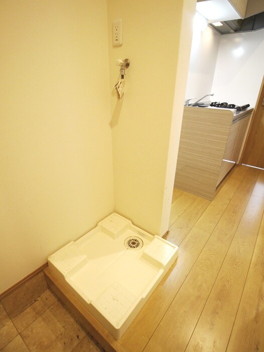 物件内観写真14　(洗濯機置場)