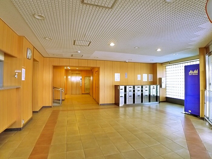 物件外観写真5　(エントランス部分)