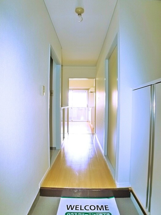 物件内観写真10　(玄関)