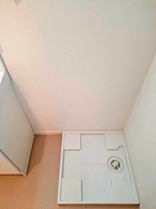 物件内観写真18　(洗濯機置場)