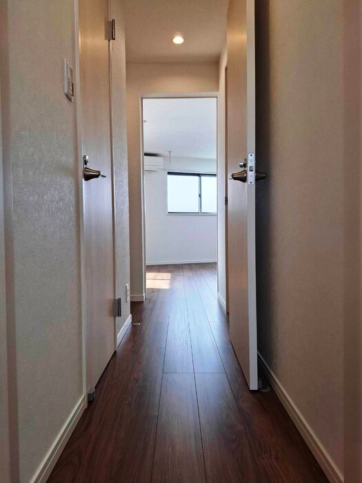 物件内観写真19　(廊下)