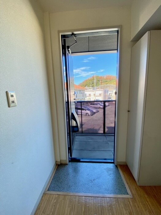 物件内観写真19　(玄関)