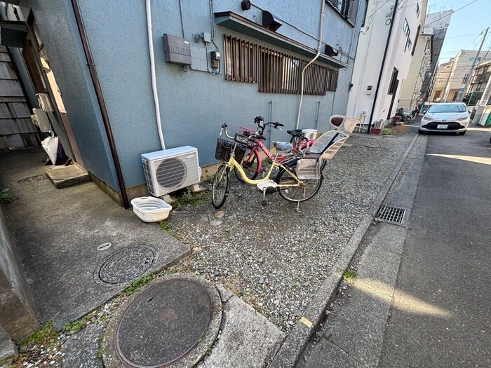 物件外観写真2　(駐輪場)