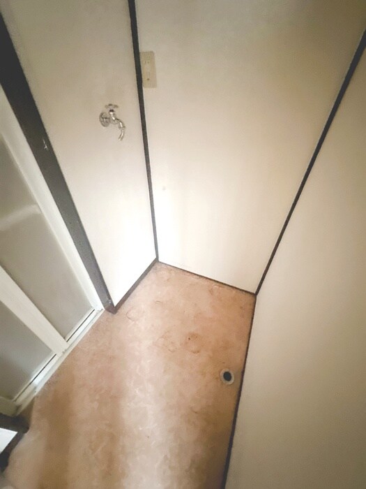物件内観写真18　(洗濯機置場)