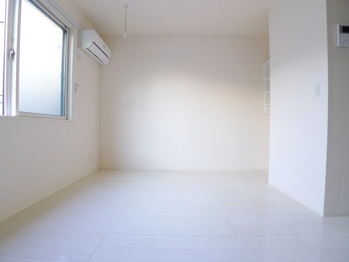 物件内観写真9　(室内からの展望)