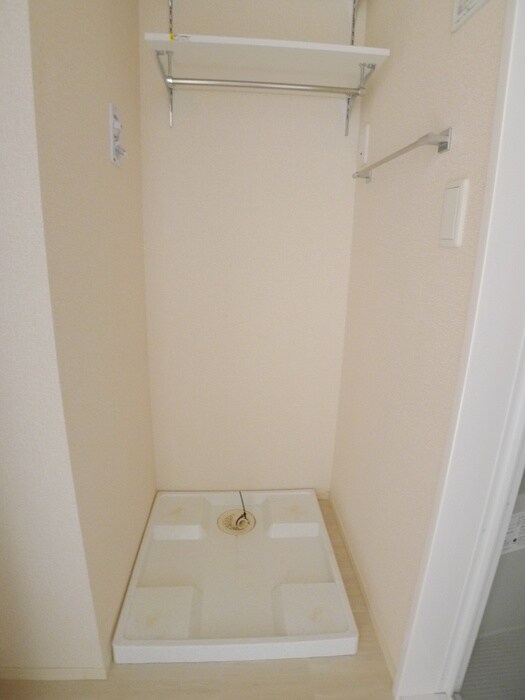 物件内観写真14　(洗濯機置場)