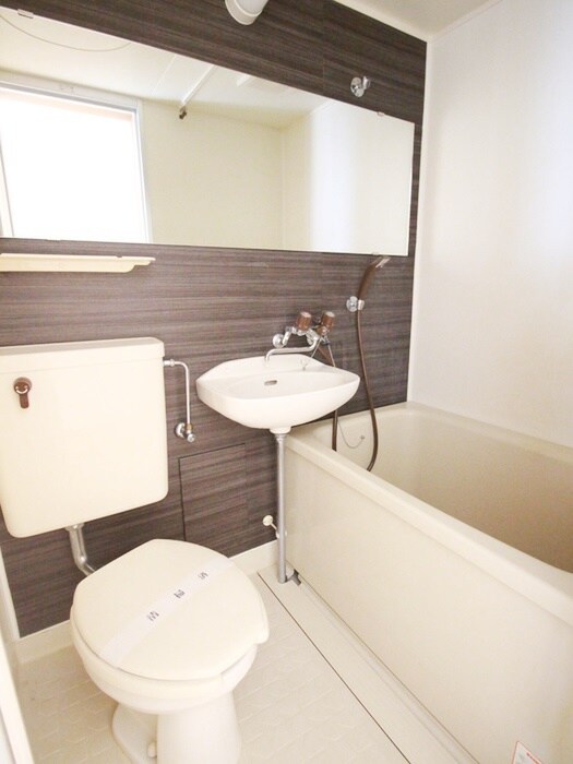 物件内観写真8　(トイレ)