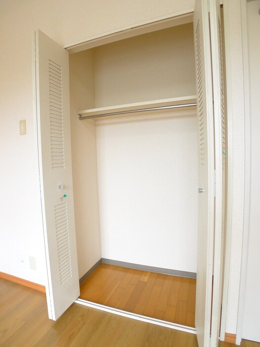 物件内観写真10　(収納)