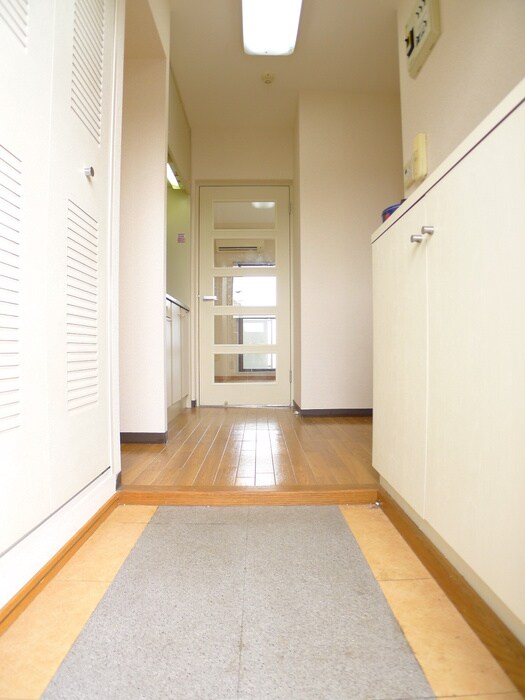 物件内観写真17　(玄関)