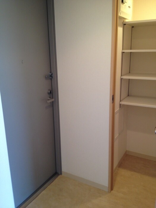 物件内観写真16　(玄関)