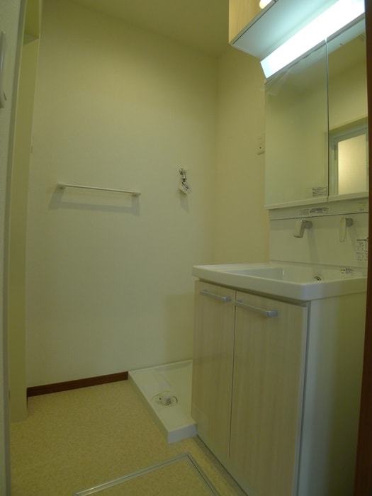 物件内観写真15　(洗濯機置場)