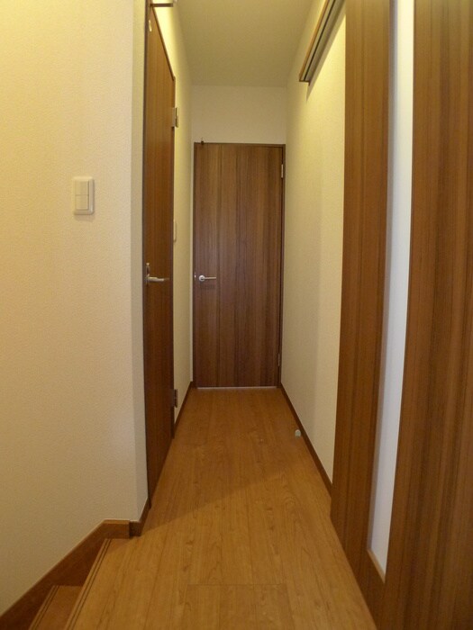 物件内観写真20　(廊下)