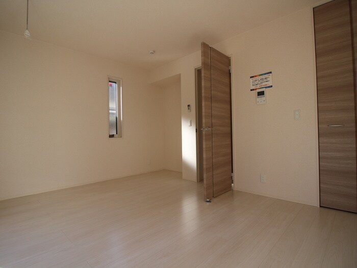 物件内観写真10　(居室)