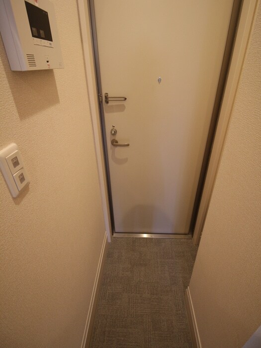 物件内観写真18　(玄関)