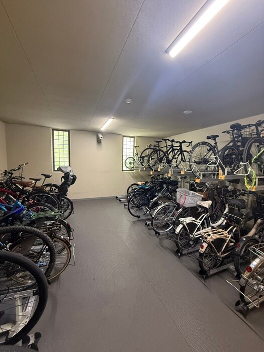 物件外観写真6　(駐輪場)