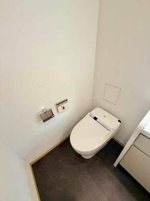 物件内観写真11　(トイレ)