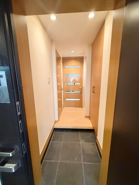 物件内観写真16　(玄関)