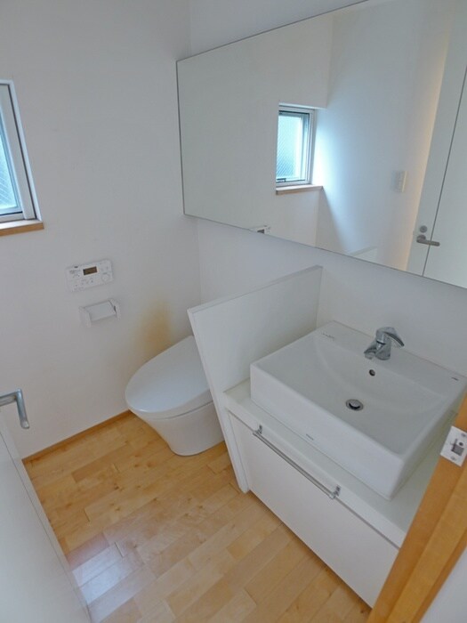 物件内観写真14　(トイレ)