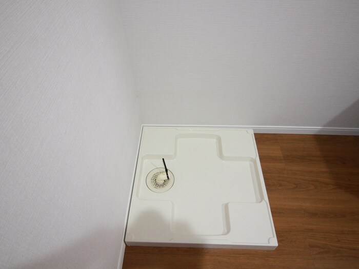 物件内観写真10　(洗濯機置場)