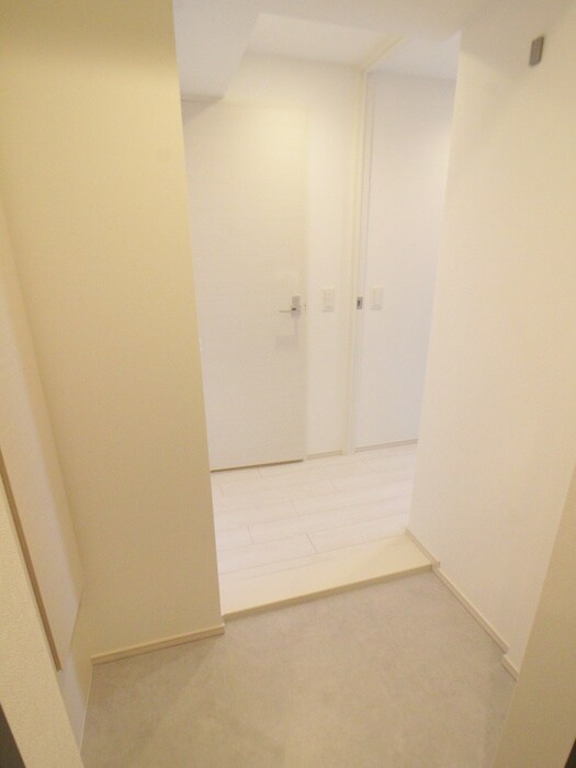 物件内観写真12　(玄関)
