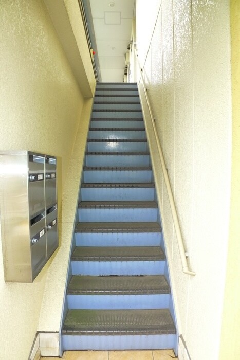 物件外観写真4　(エントランス部分)