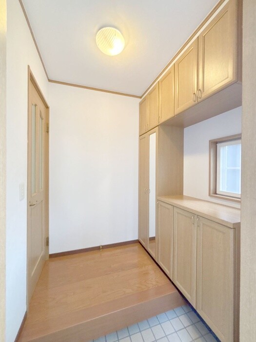 物件内観写真17　(玄関)