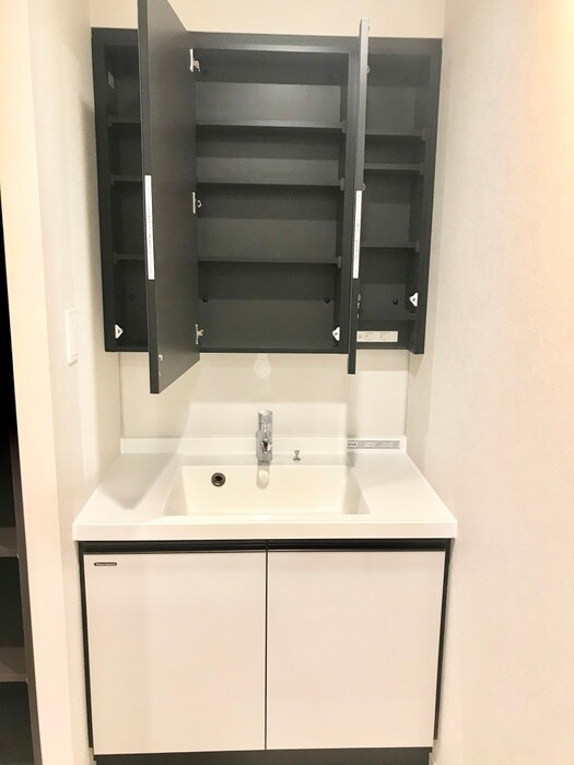 物件内観写真8　(洗面)