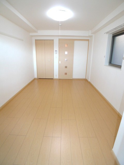 物件内観写真3　(居室)