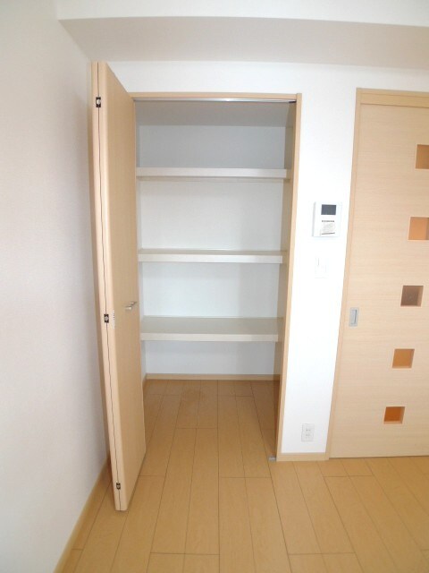 物件内観写真7　(収納)