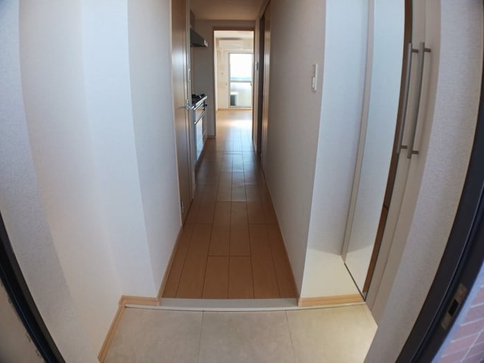 物件内観写真10　(玄関)