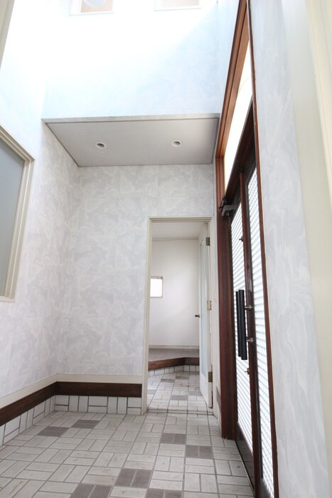 物件内観写真17　(玄関)