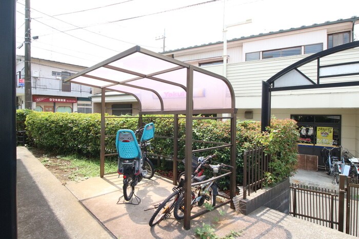 物件外観写真4　(駐輪場)
